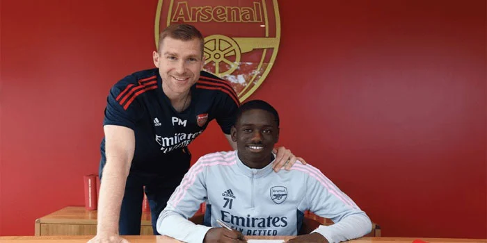 Sagoe Jr Teken Kontrak Baru Dengan Arsenal Sebelum Pindah ke Shrewsbury