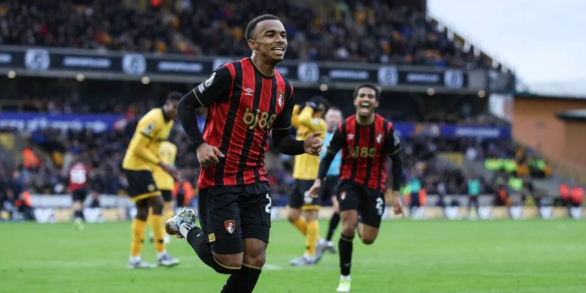 Junior Kroupi Bersinar, Bournemouth Kalahkan Wolves 2-0